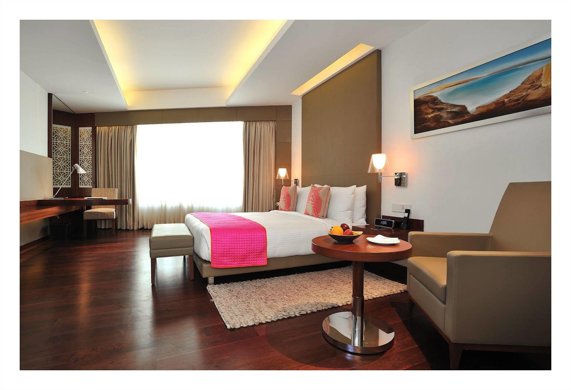The Anya Hotel-Golf Course Road Gurgaon Ngoại thất bức ảnh