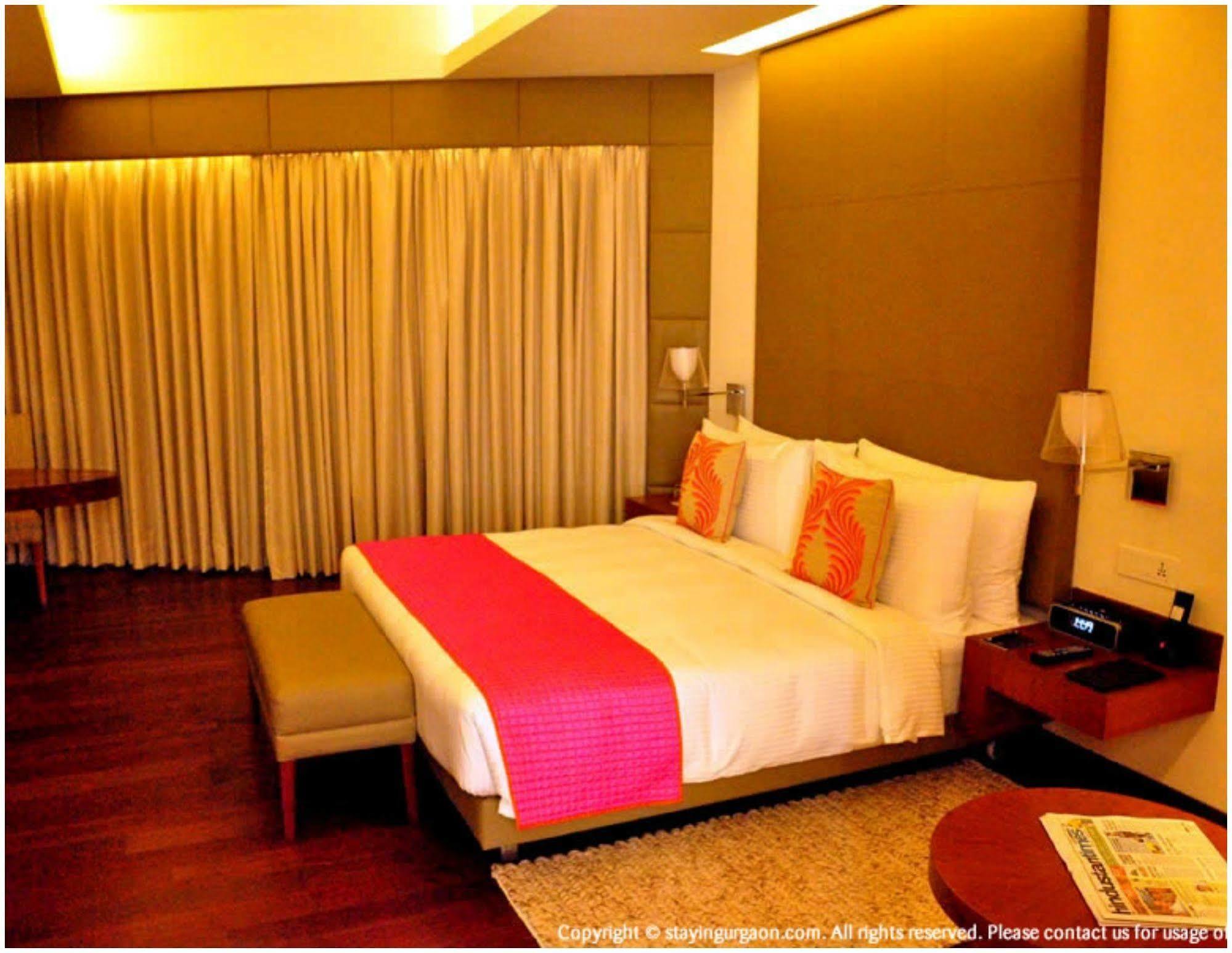 The Anya Hotel-Golf Course Road Gurgaon Ngoại thất bức ảnh