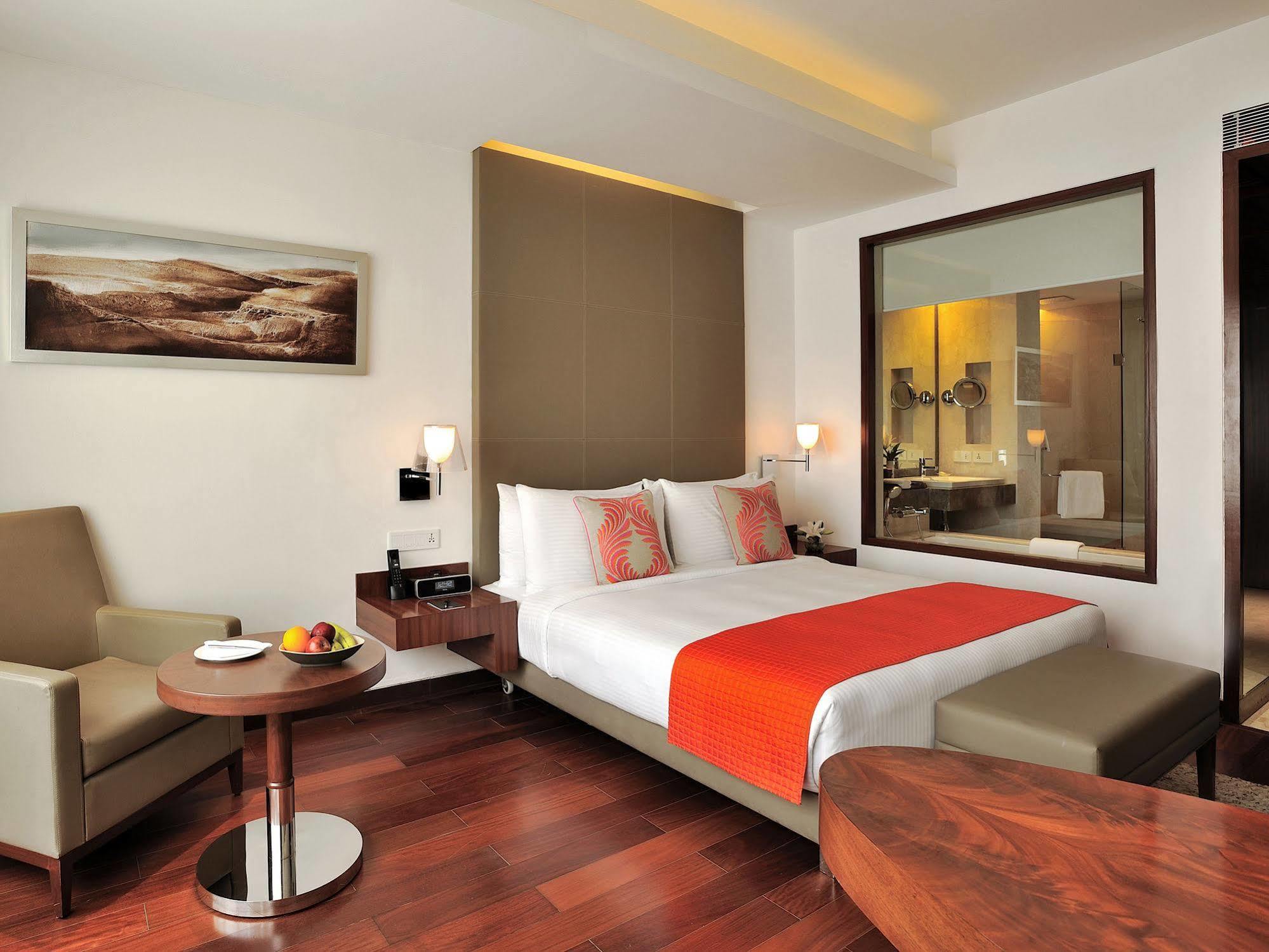 The Anya Hotel-Golf Course Road Gurgaon Ngoại thất bức ảnh