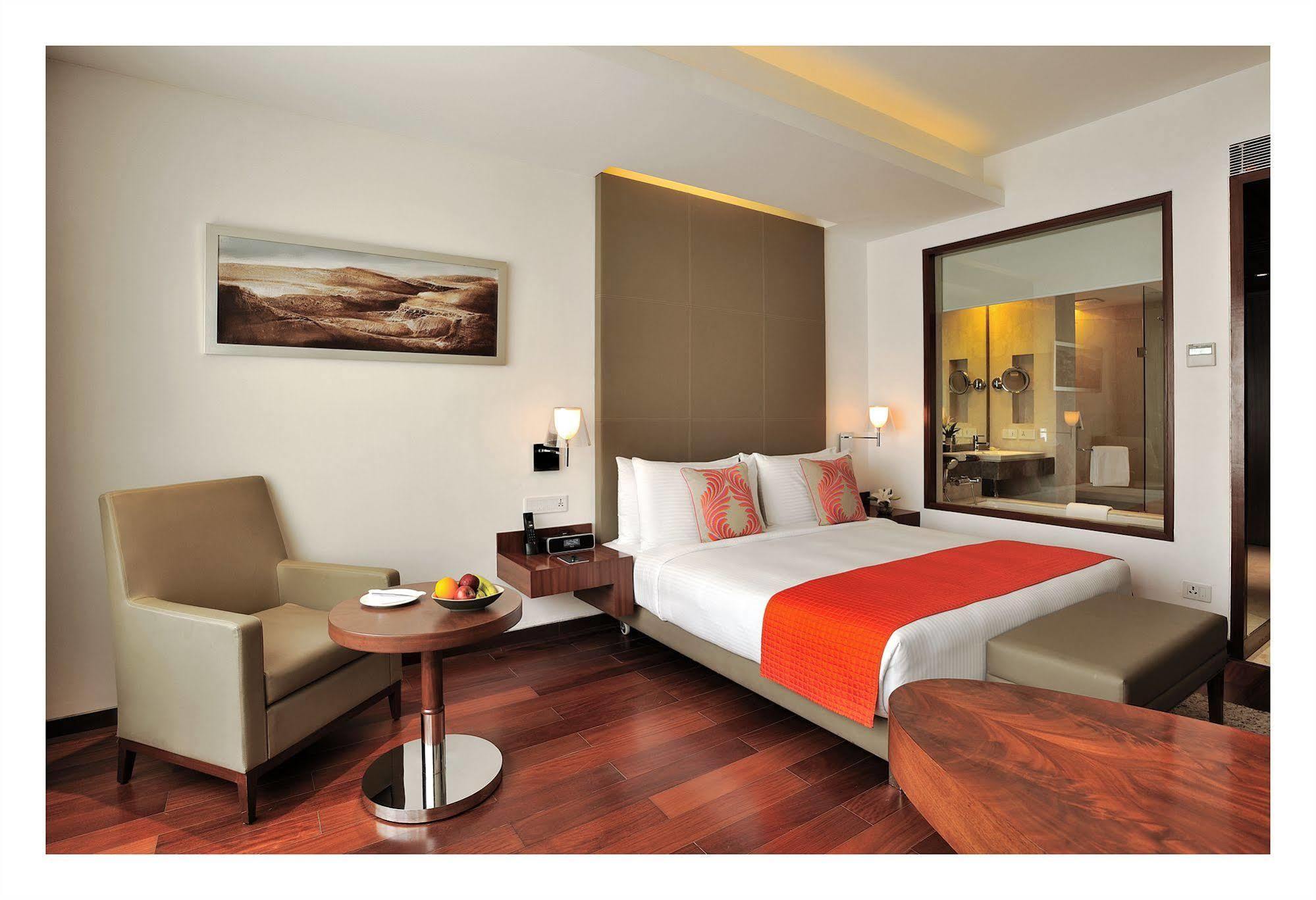 The Anya Hotel-Golf Course Road Gurgaon Ngoại thất bức ảnh